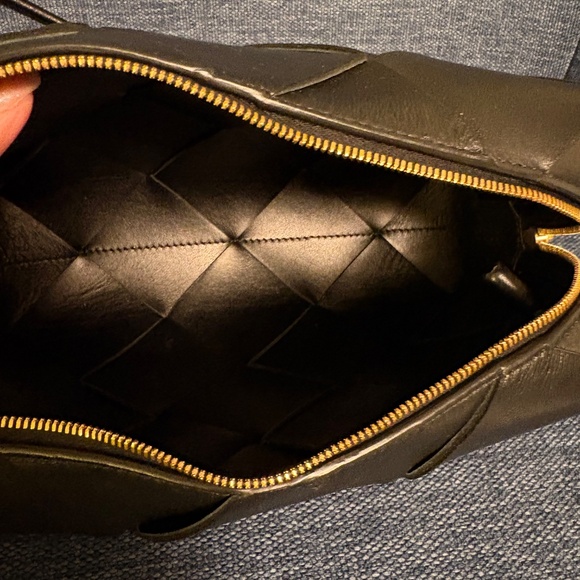 Bottega Veneta Small Cassette Camera Bag - Picture 9 of 10